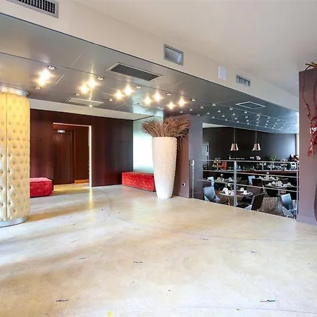 阿尔拉姆酒店 阿斯蒂