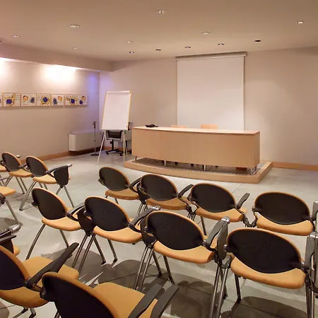 阿尔拉姆酒店 4*